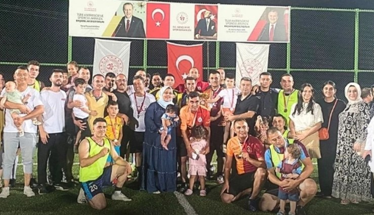 OSMANİYE'DE KAYMAKAMLIK KUPASININ ŞAMPİYONU JANDARMA OLDU